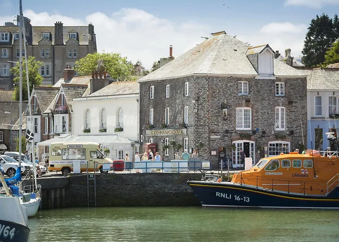 The Old Custom House
