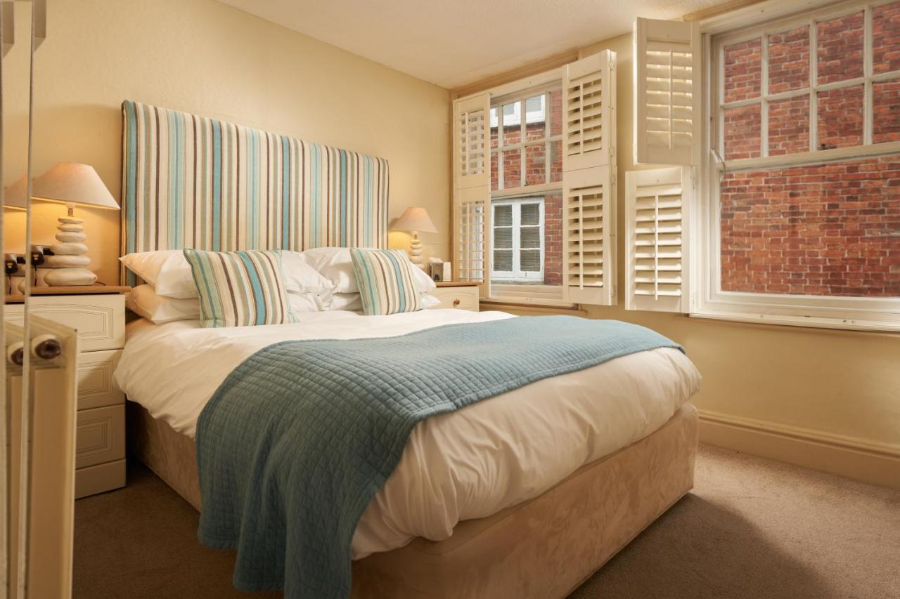 Отель The Old Custom House 4*