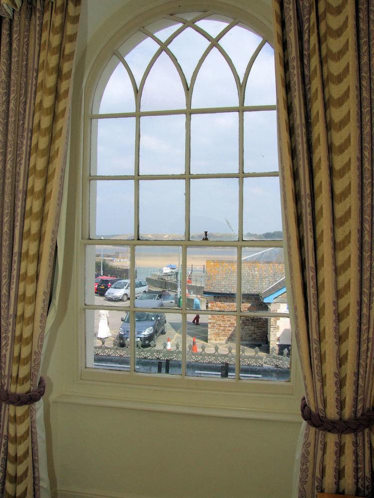 The Old Custom House Отель