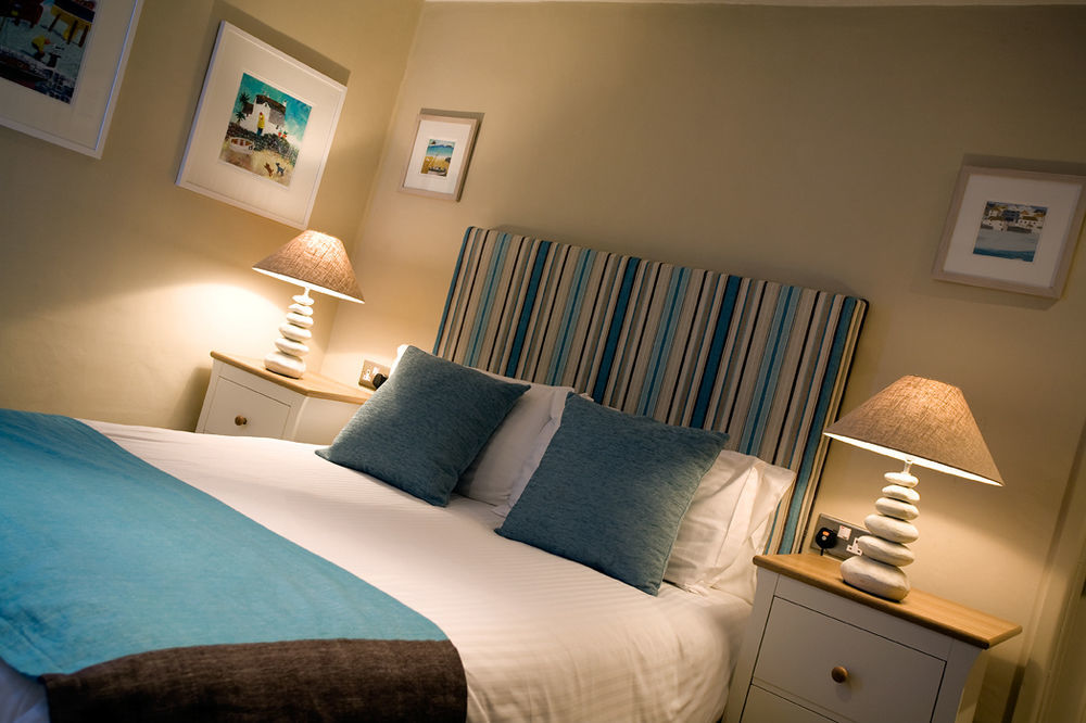 Отель The Old Custom House 4*