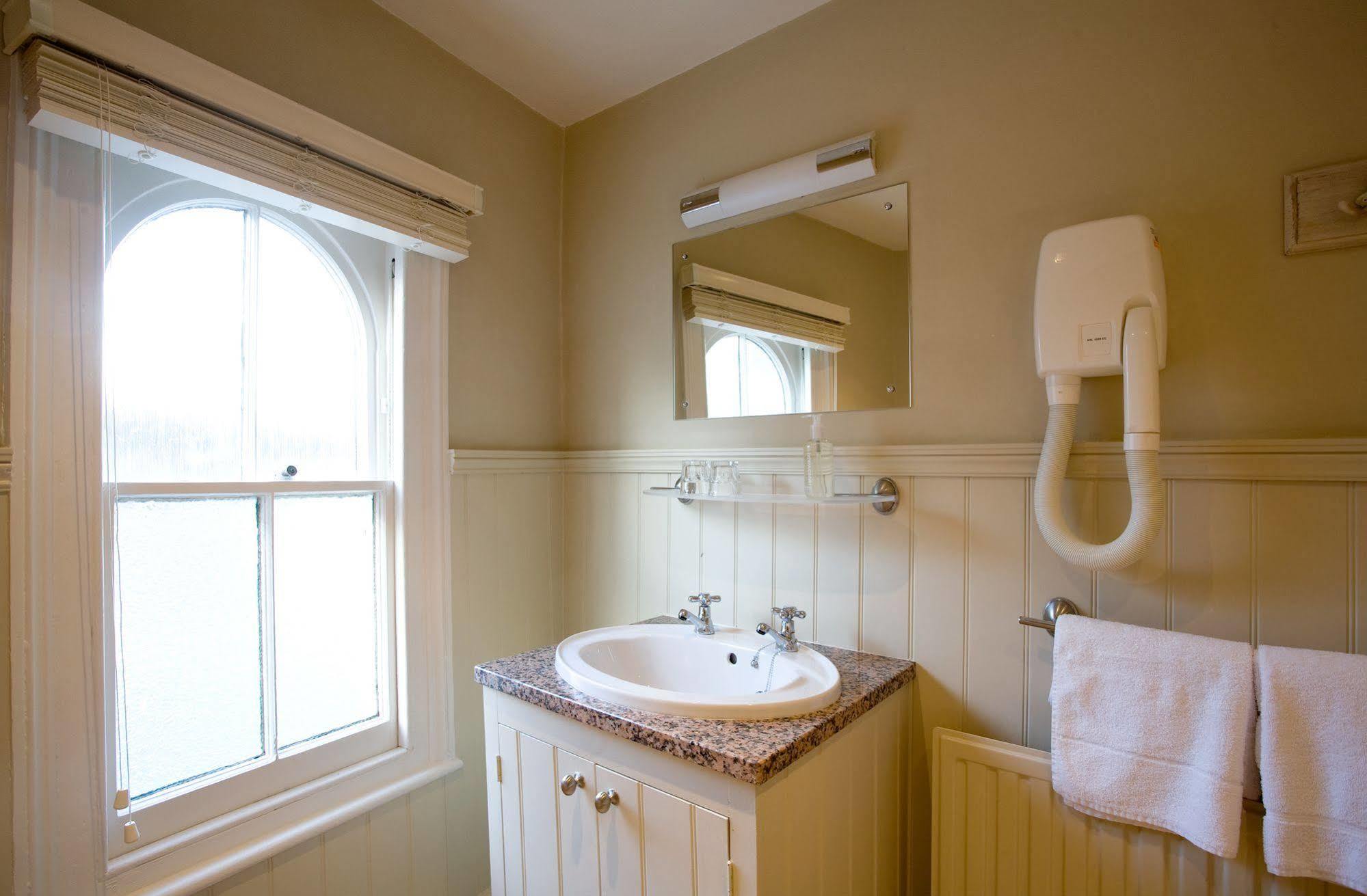 The Old Custom House Отель 4*